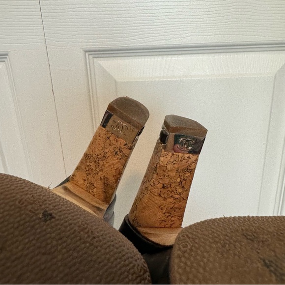 Chanel Black Leather Chain Link Cork Heel Open Toe Pumps Size IT37 US7 - Picture 9 of 13